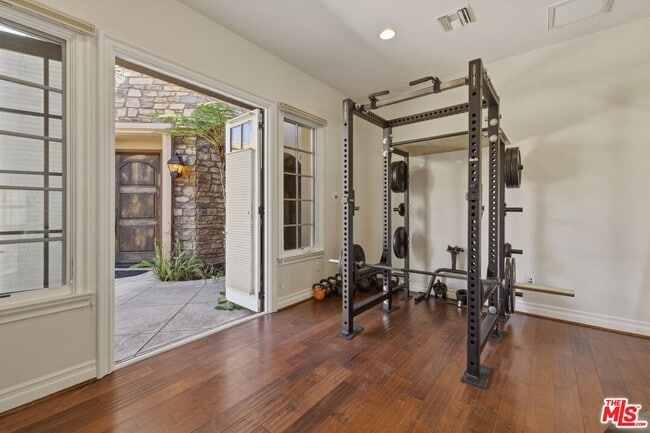 Building Photo - 25561 Prado De Oro