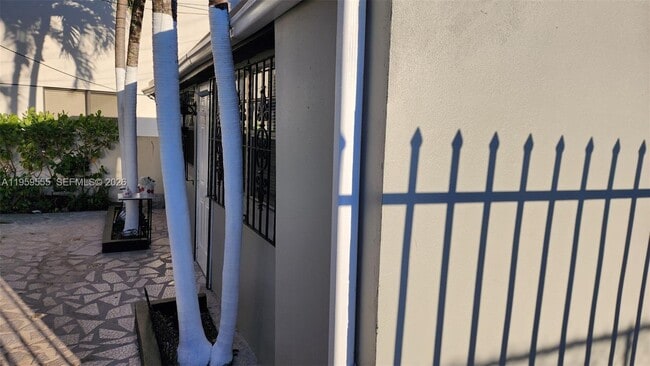 Building Photo - 2272 SW 8th St