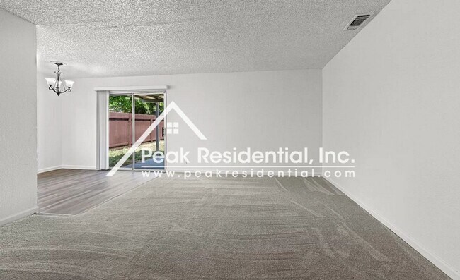 Building Photo - Updated 4bd/2ba North Sacramento Home with 2 Car Garage
