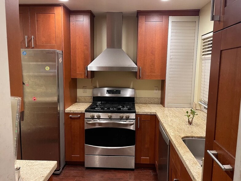 Primary Photo - 22220 Homestead Rd