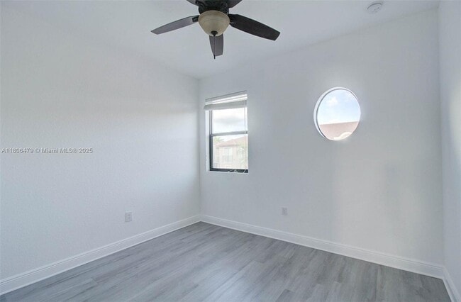 Building Photo - 639 NE 33rd Terrace