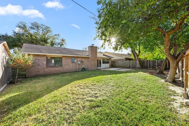 Building Photo - 16610 Carbridge Dr