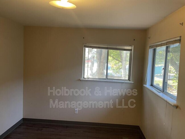 Building Photo - 601 N Bryan Ave