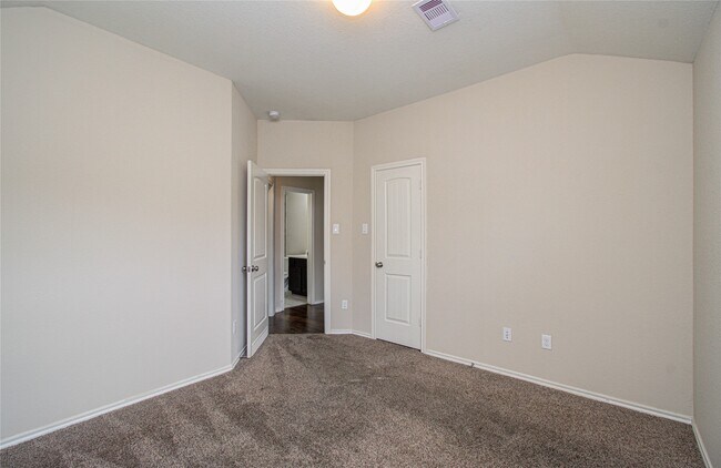 Building Photo - 1418 Spencer Glen Ln