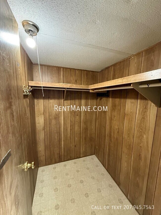 Building Photo - 799 Stillwater Ave