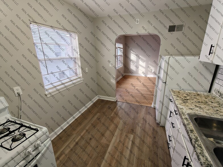 Building Photo - 417 W 14th St