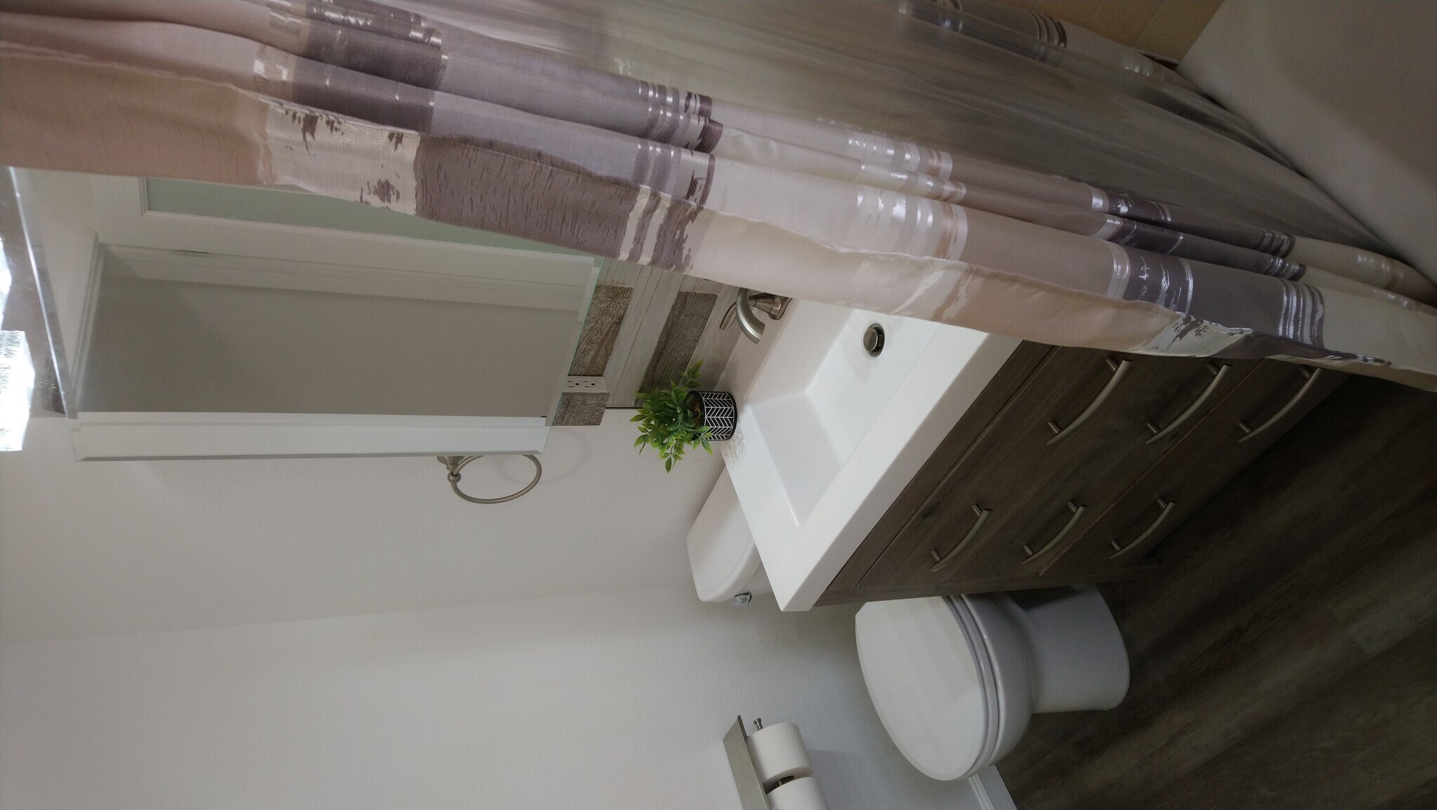 BATHROOM - 738 Hill St