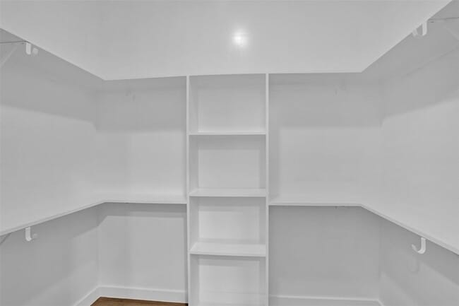 Building Photo - 705 E Hanna St