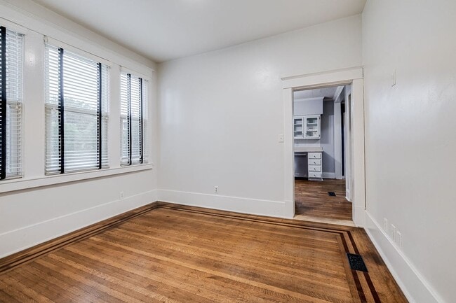 Building Photo - Beautiful Baldwin Park Craftsman home ready for move in!