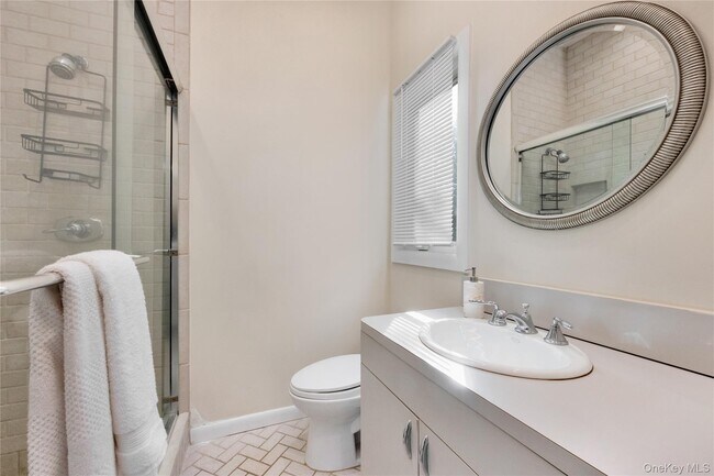 Building Photo - 54 Matlock St