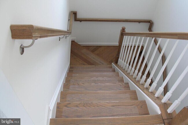 Building Photo - 4975 Longmire Wy