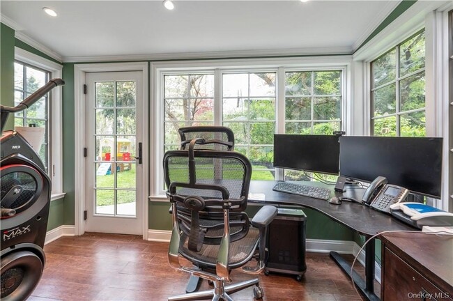 Building Photo - 468 Murray St