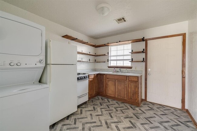Building Photo - 1131 Stubbeman Ave