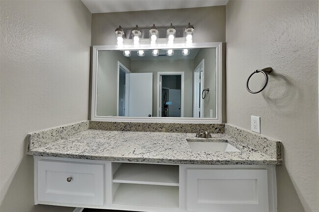 Building Photo - 1610 Blossom Creek Ct