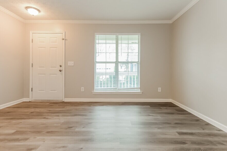 Building Photo - 2092 Wedgewood Dr