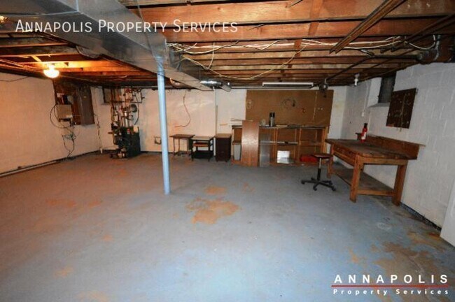 Building Photo - 208 Avondale Cir