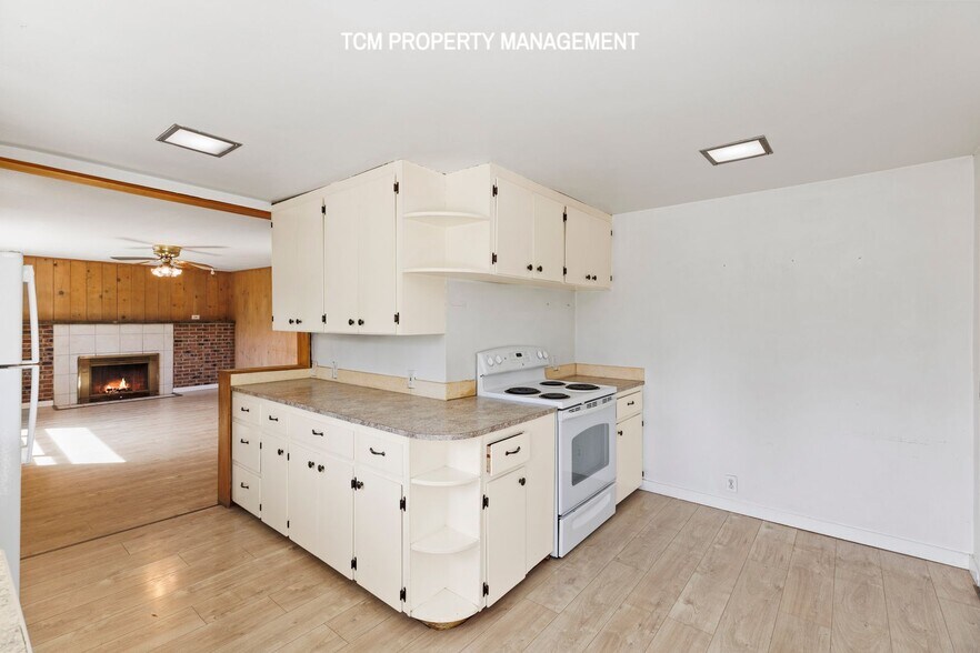 Building Photo - 14535 8th Ave NE