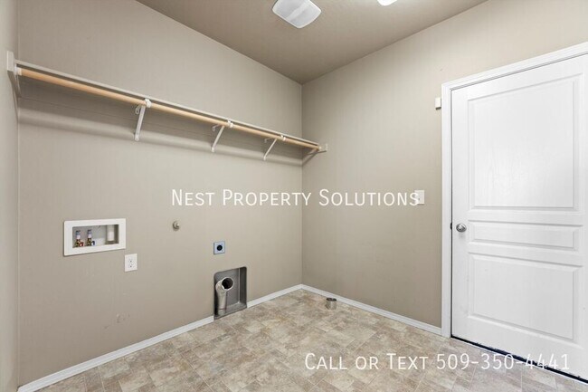 Building Photo - 558 S Lakeland Dr