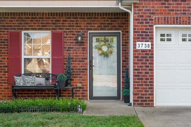 Building Photo - 3738 Meadow Ridge Ln