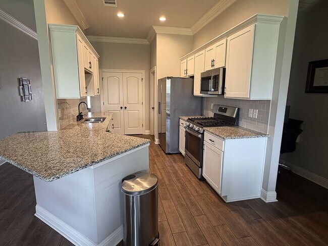Building Photo - 403 Mangrove Ln