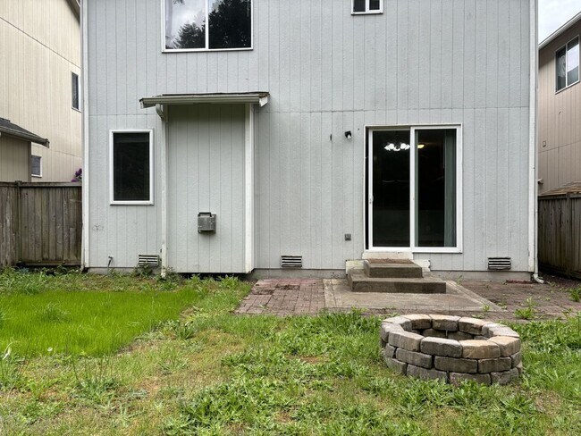 Building Photo - Stunning 3-Bedroom Home in Puyallup's Silver Pointe For Rent!