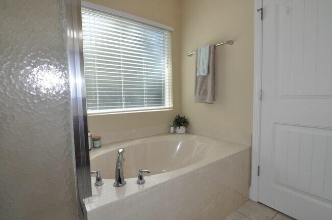 Building Photo - Coming Available!