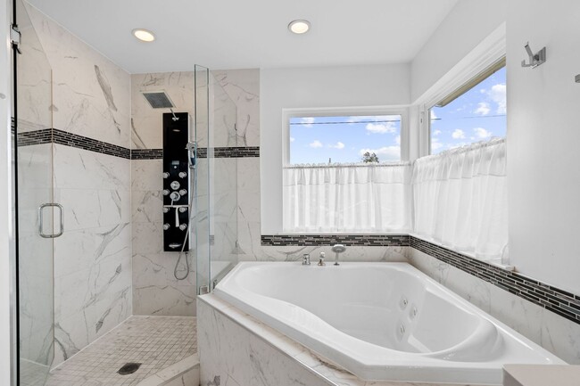 Building Photo - Stunning Newly Renovated Home with Luxury ...