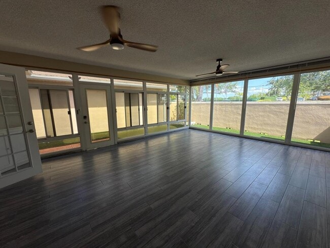 Building Photo - 2311 Heron Cir