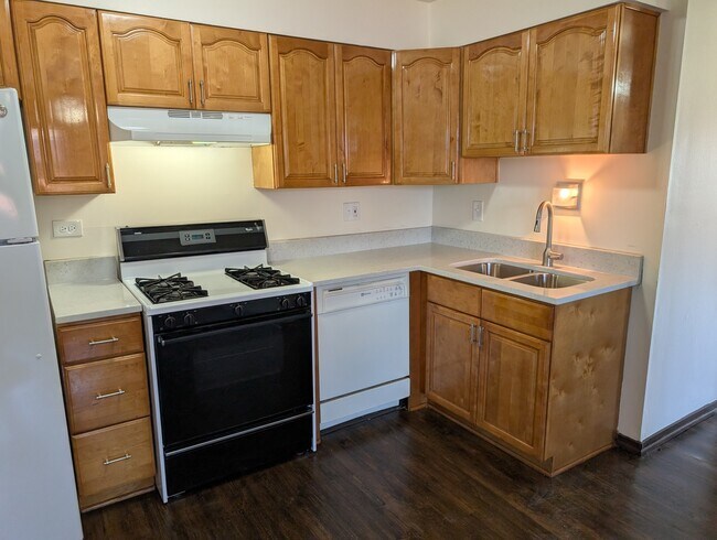 Building Photo - 14043 Kilpatrick Ave