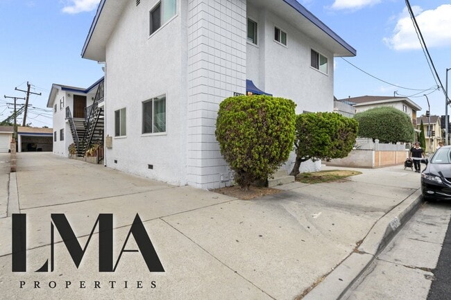 Building Photo - 4317 W 120th St