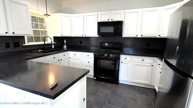 Building Photo - 16 McKinstry Pl