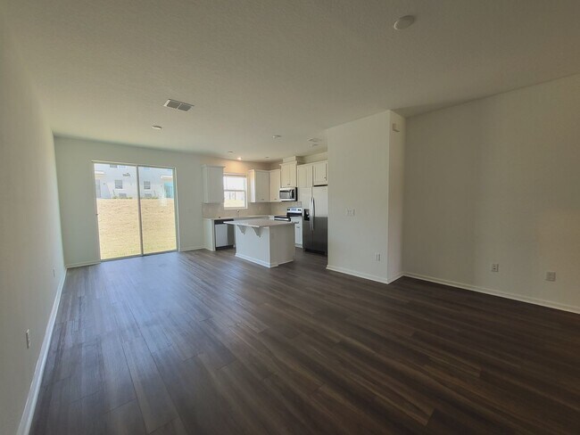 Building Photo - 3 Bedroom 2.5 Bathroom Townhome For Rent w...