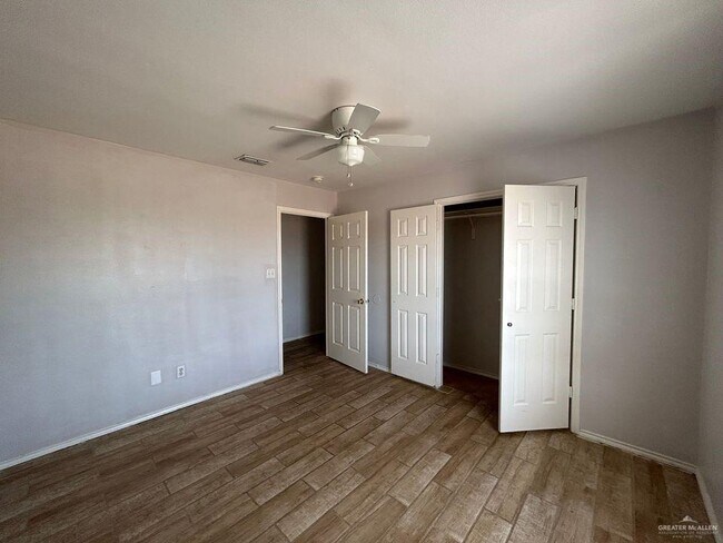 Building Photo - 10 Stardust Ln