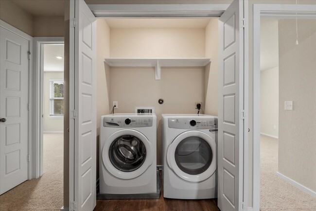 Building Photo - 13599 Sonali Springs Dr