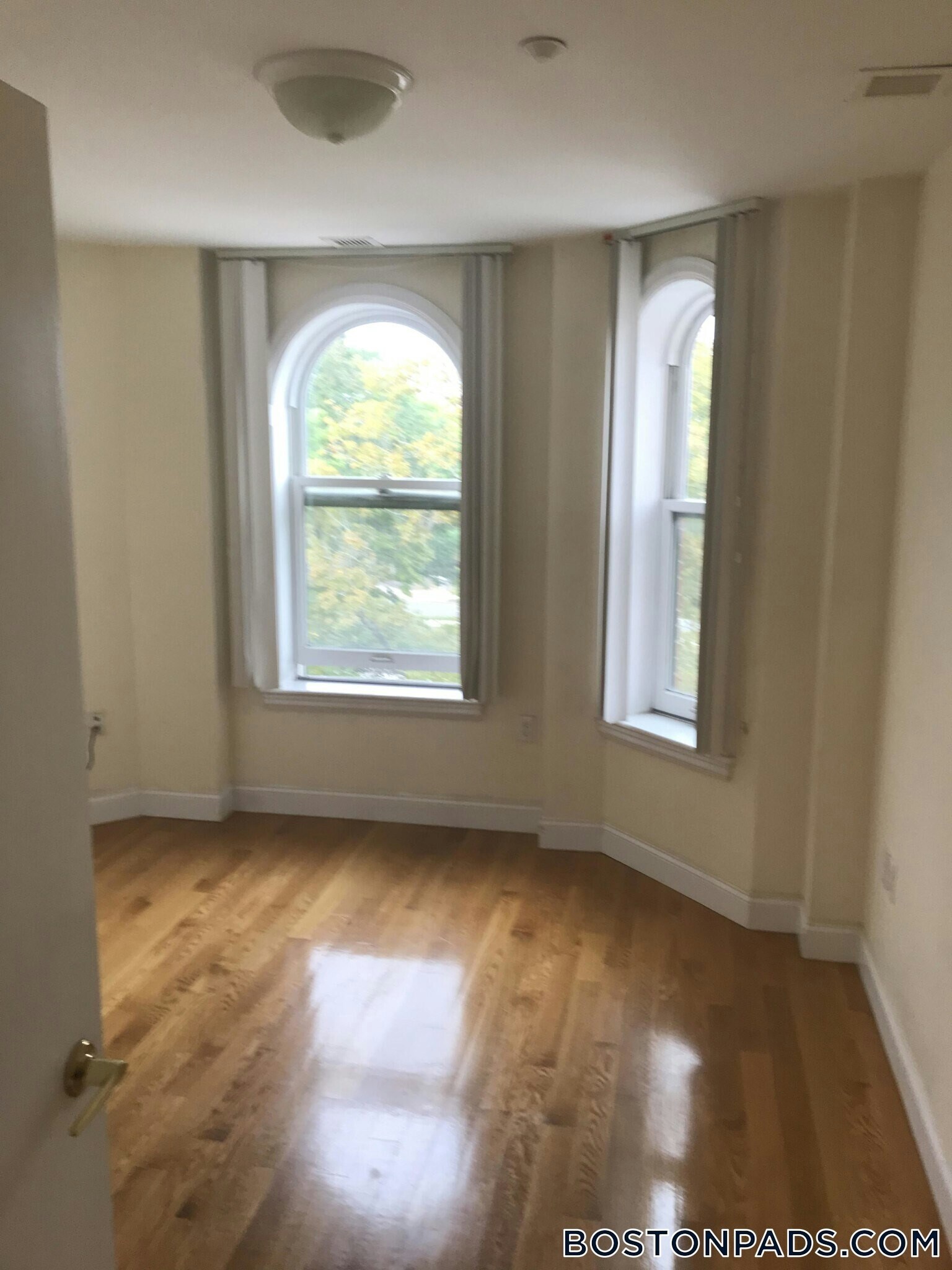 Building Photo - 90 Westland Ave