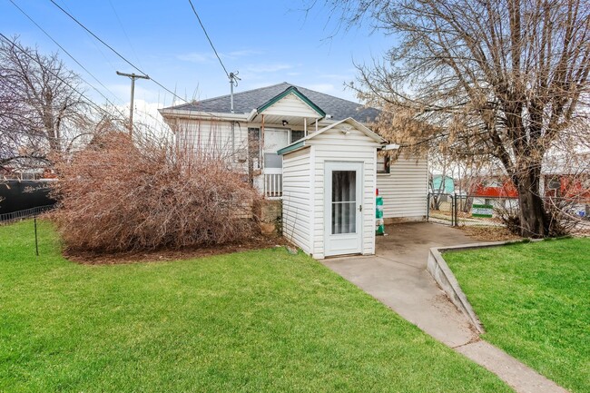 Building Photo - Eagle Lake Duplex
