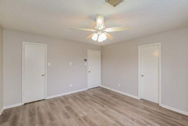 Building Photo - 8530 Wild Basin Dr