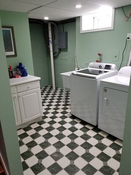 Laundry Room - 4512 Old Washington Rd