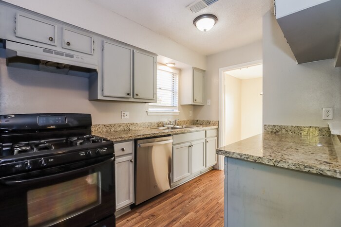 Building Photo - 11750 Murr Way