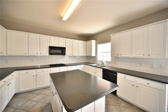 Building Photo - 918 Queensbrooke Way SE