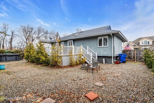 Building Photo - 658 Driftwood Pl