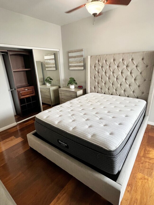 Building Photo - Beautiful 1 Bed/1 Bath Fully Furnished Lig...