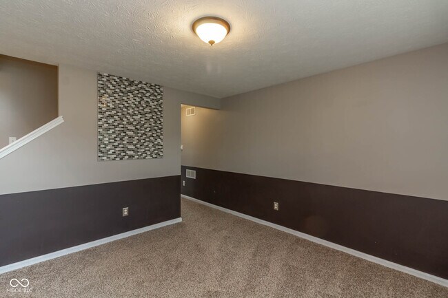Building Photo - 7646 Sand Run Ct