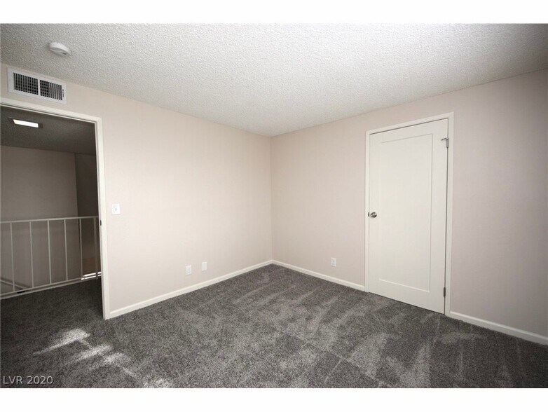 Building Photo - 7165 Bridgeview Ave