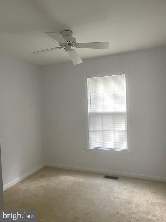 Building Photo - 5405 New London Park Dr