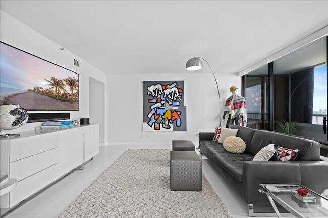 Building Photo - 5280 N Ocean Dr