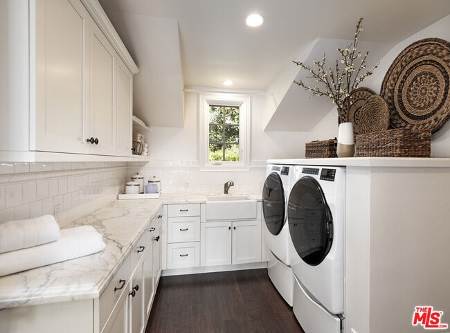 Building Photo - 2760 Sycamore Canyon Rd