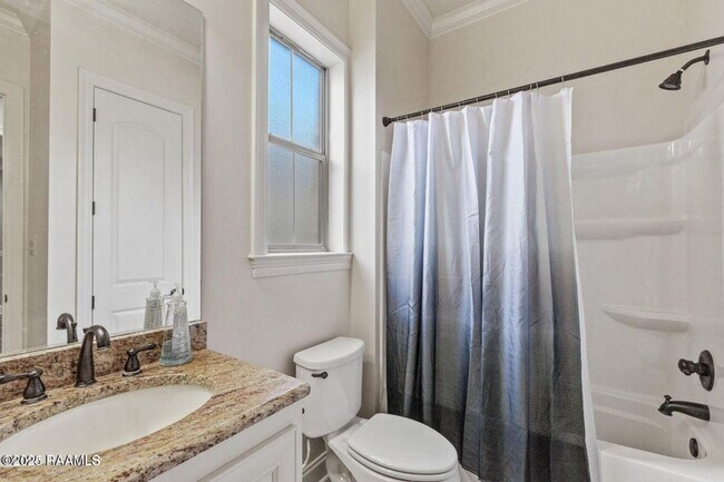 Building Photo - 216 Croft Row