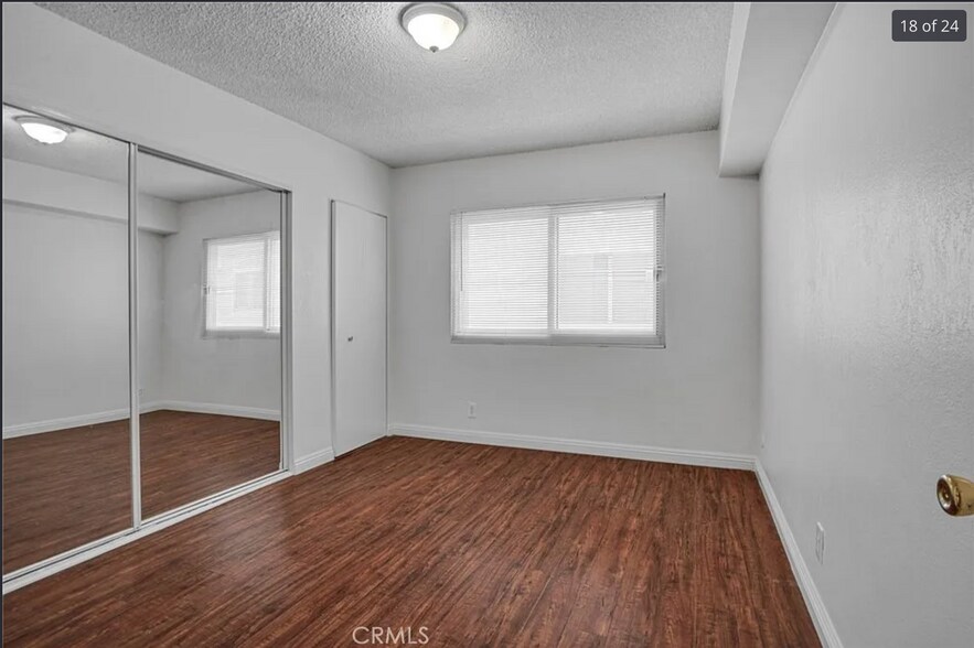 Building Photo - 218 E Tamarack Ave