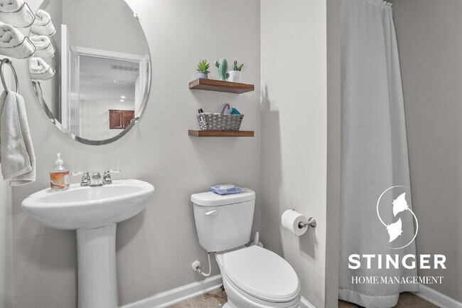 Building Photo - 12 Tugaloo Dr